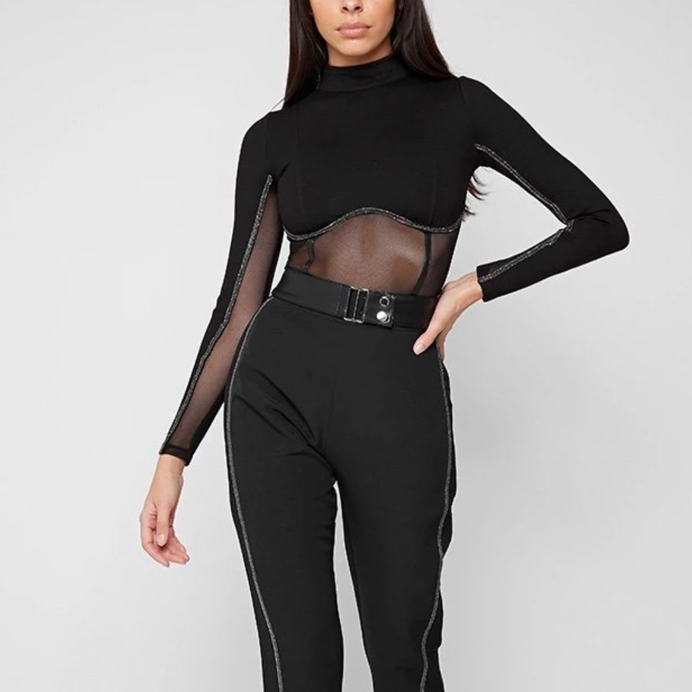 STYLISH BEDAZZLED CROP TOP NWT ‼️SALE‼️